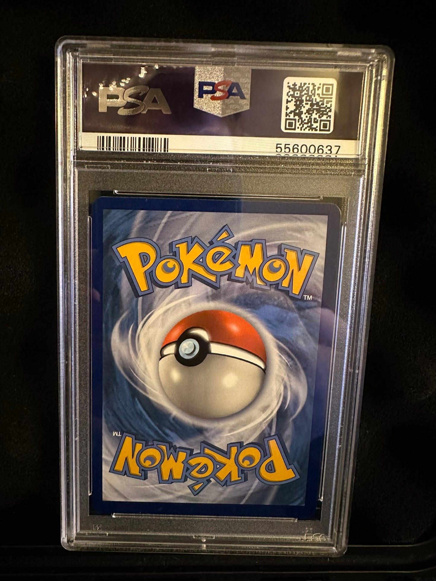 Zacian #082/185 Vivid Voltage Amazing Rare Holofoil PSA 9