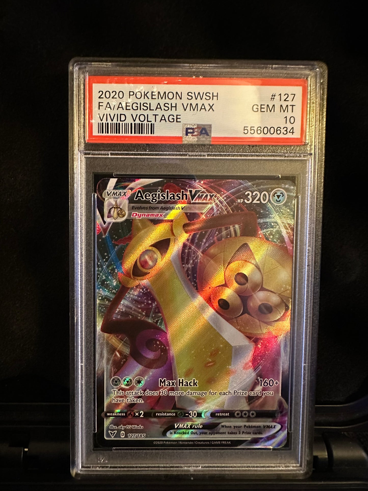 Aegislash VMAX #127/185 Vivid Voltage Ultra Rare Holofoil PSA 10